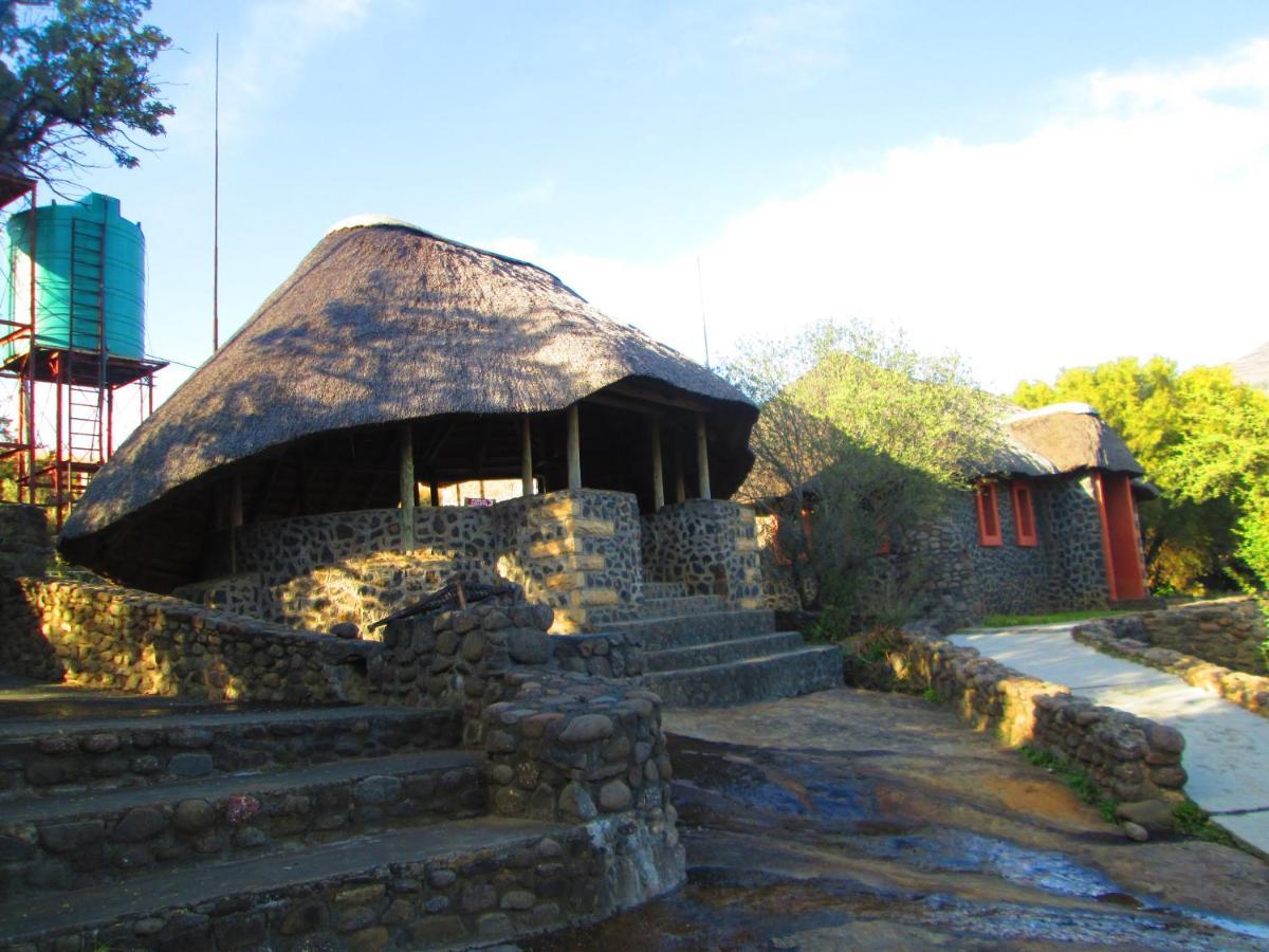 Liphofung Cave, Chalets Hotel Butha-Buthe Exterior foto