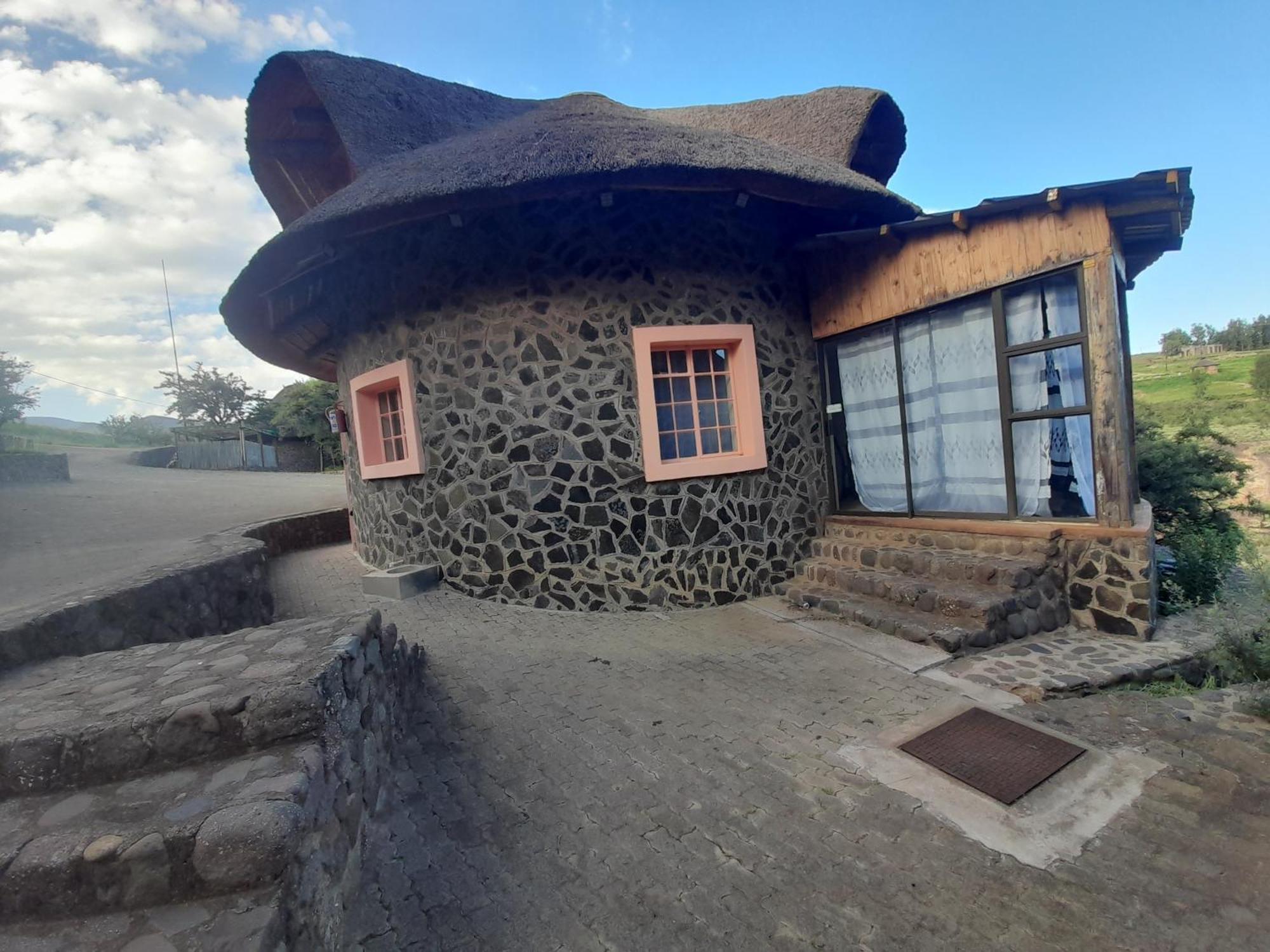 Liphofung Cave, Chalets Hotel Butha-Buthe Exterior foto