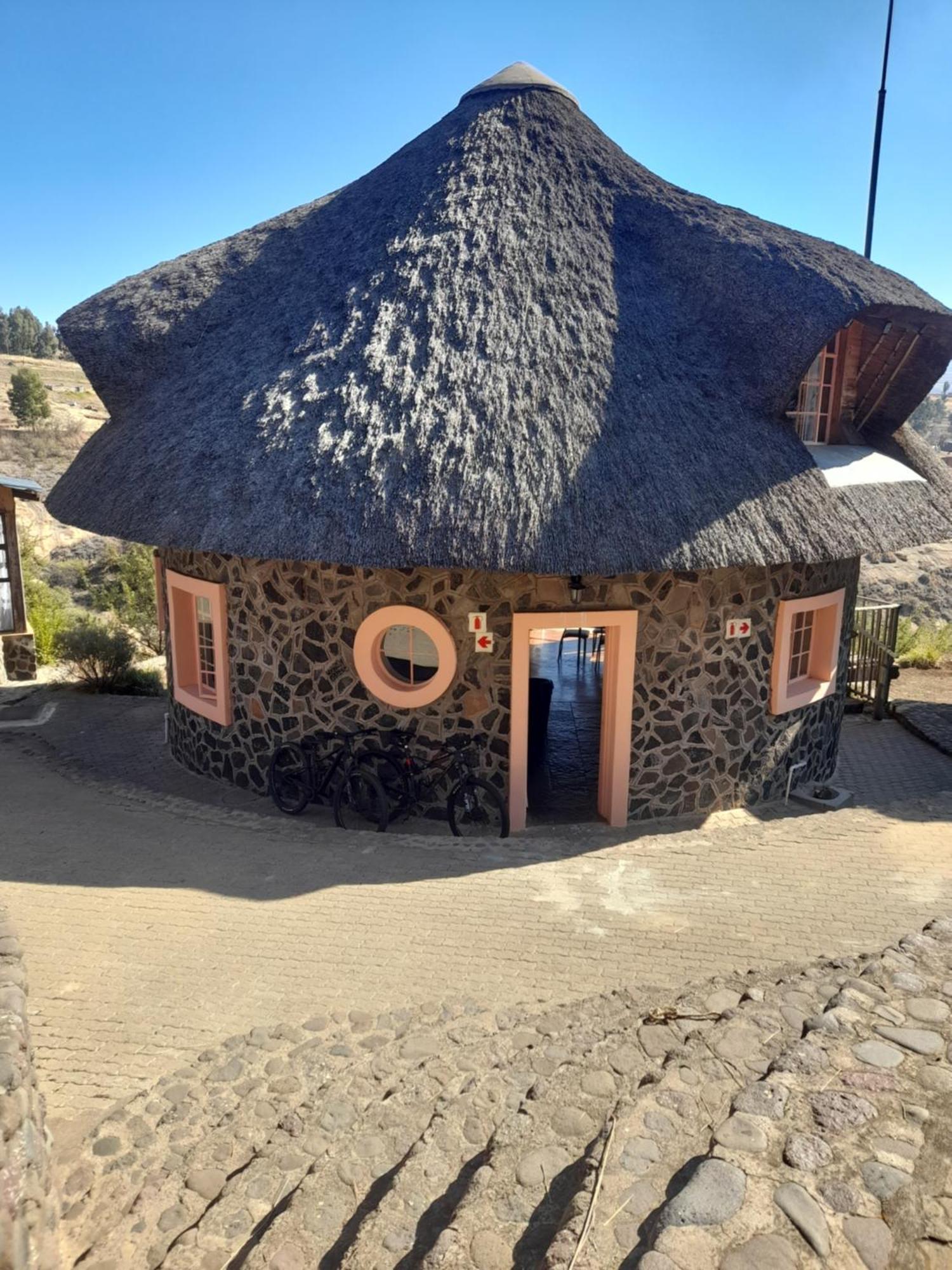 Liphofung Cave, Chalets Hotel Butha-Buthe Exterior foto